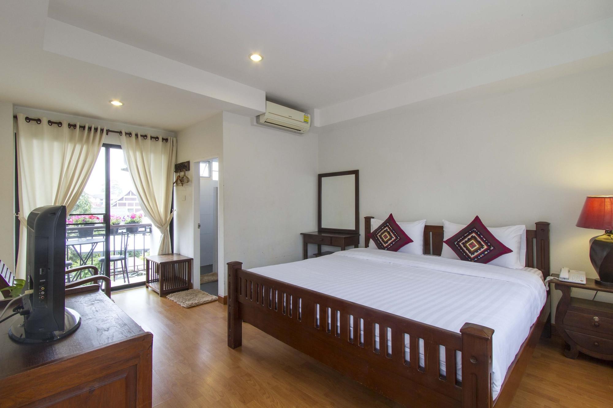 Отель Rachamankha Flora House Чиангмай Экстерьер фото