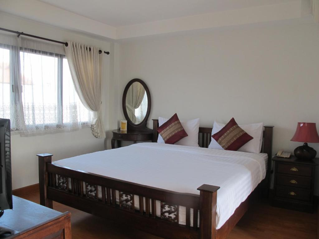 Отель Rachamankha Flora House Чиангмай Экстерьер фото