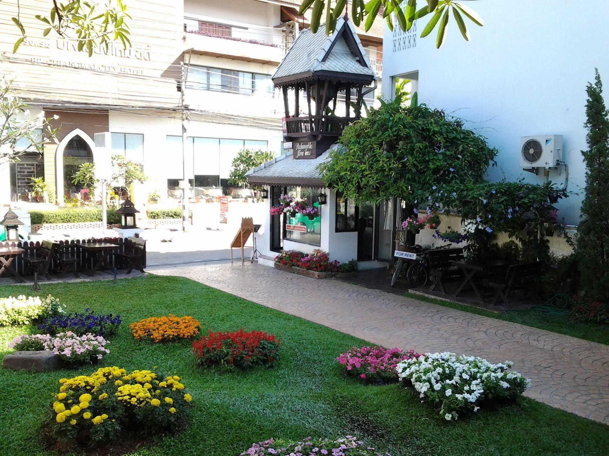 Отель Rachamankha Flora House Чиангмай Экстерьер фото
