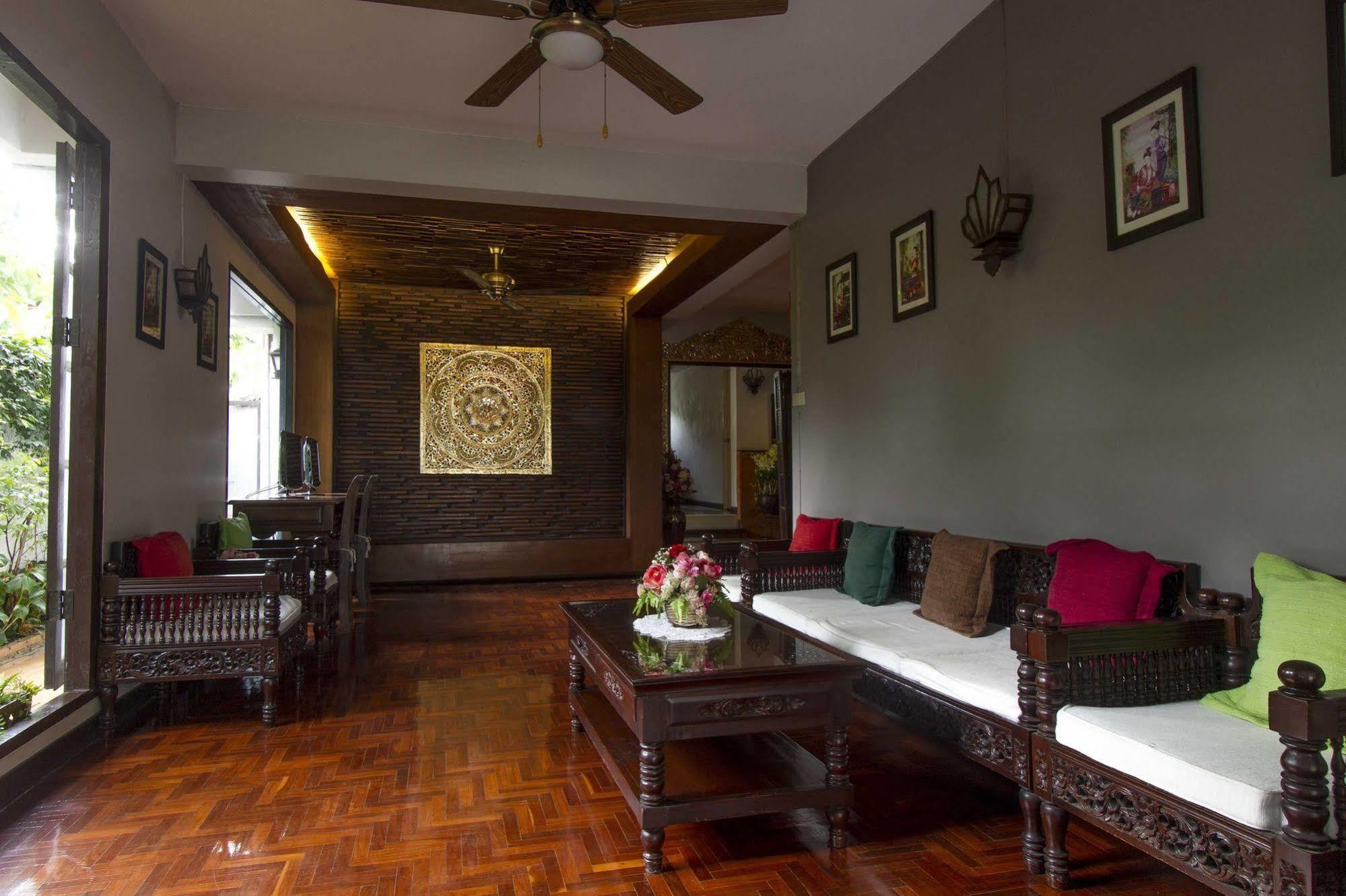 Отель Rachamankha Flora House Чиангмай Экстерьер фото