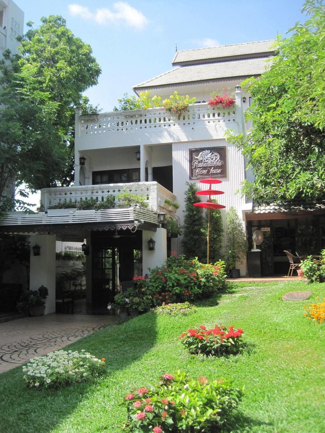 Отель Rachamankha Flora House Чиангмай Экстерьер фото