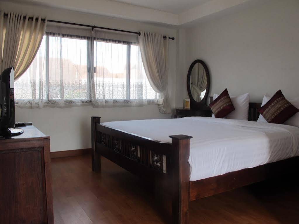 Отель Rachamankha Flora House Чиангмай Экстерьер фото